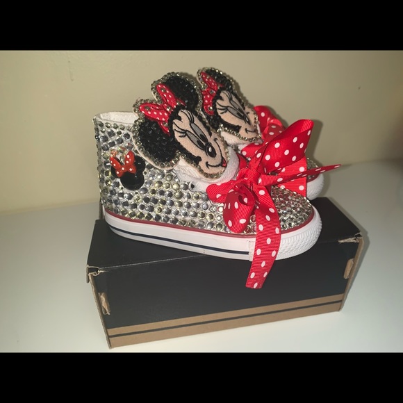 Children’s Minnie Mouse shoe size 7 - Picture 3 of 3